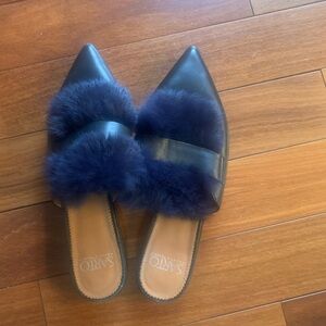 SARTO By Franco Sarto Black Leather Pointed-Toe Navy Fur-Trim Mules